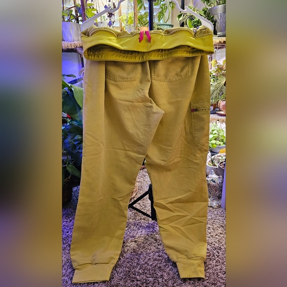 FIGS jogger scrub set - Picture 6 of 11